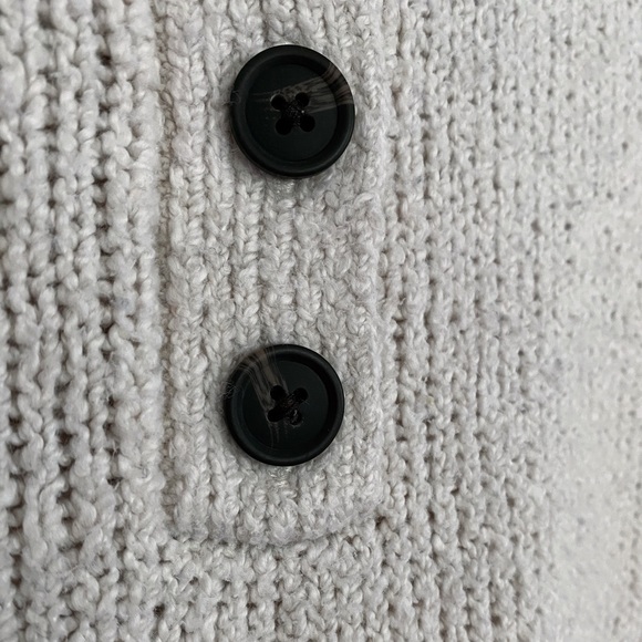 American Eagle knit sweater - Picture 3 of 3